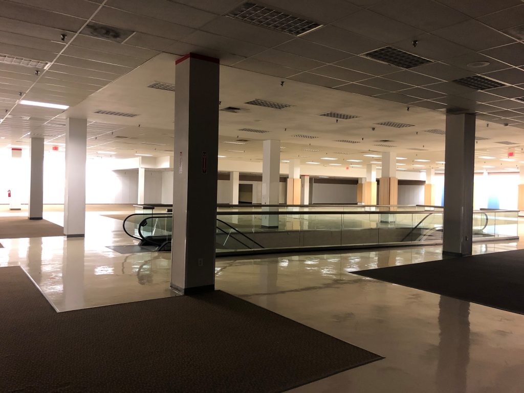 Sears-Vacant-Mall-Picture-1-1024x768